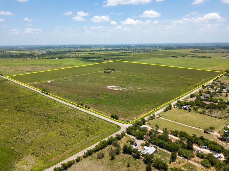0 Becker Lane, Del Valle, TX à vendre - Photo de l’immeuble – Image 1 sur 19