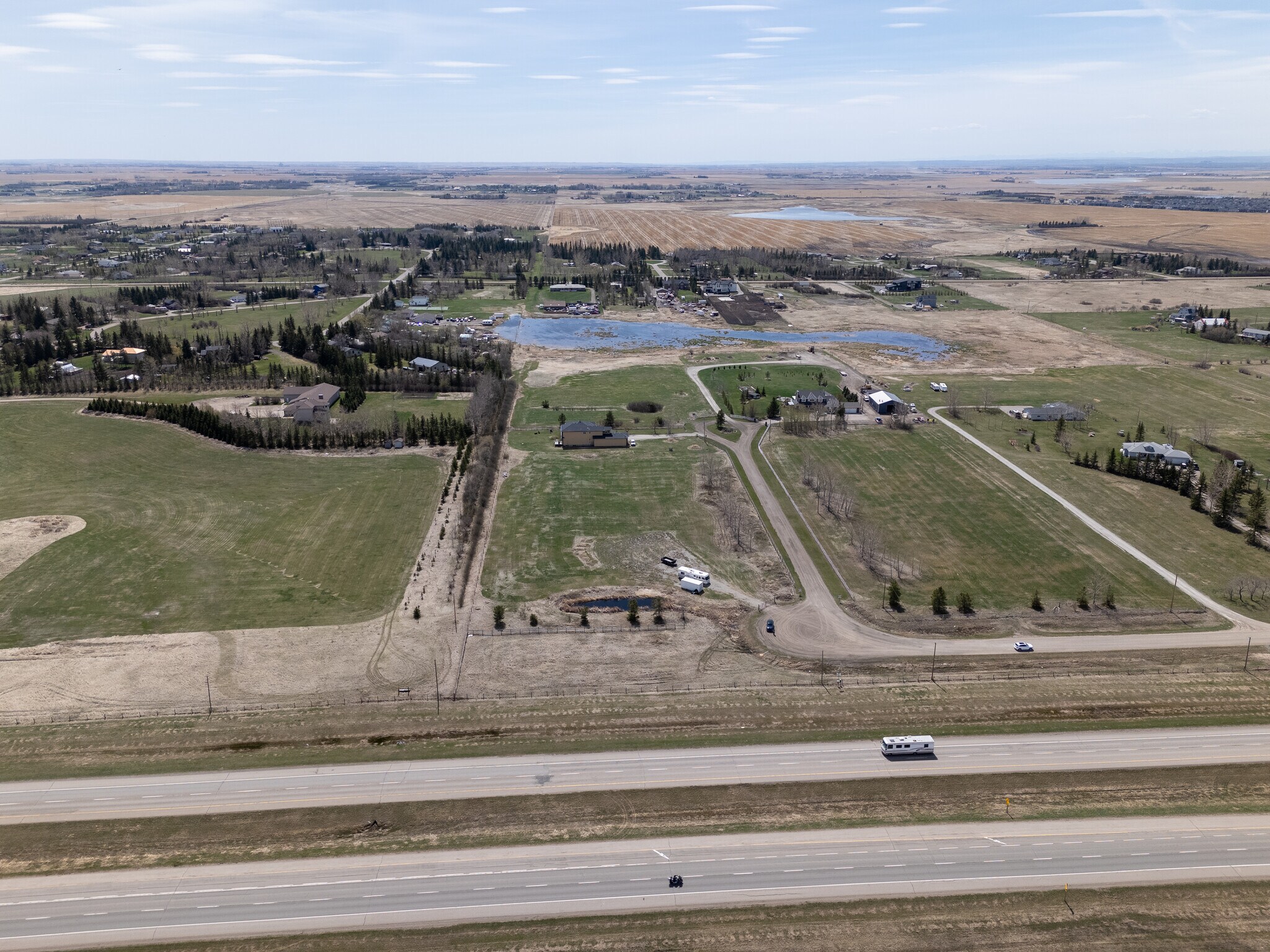 280135 Township Road 242, Chestermere, AB à vendre Aérien– Image 1 sur 23