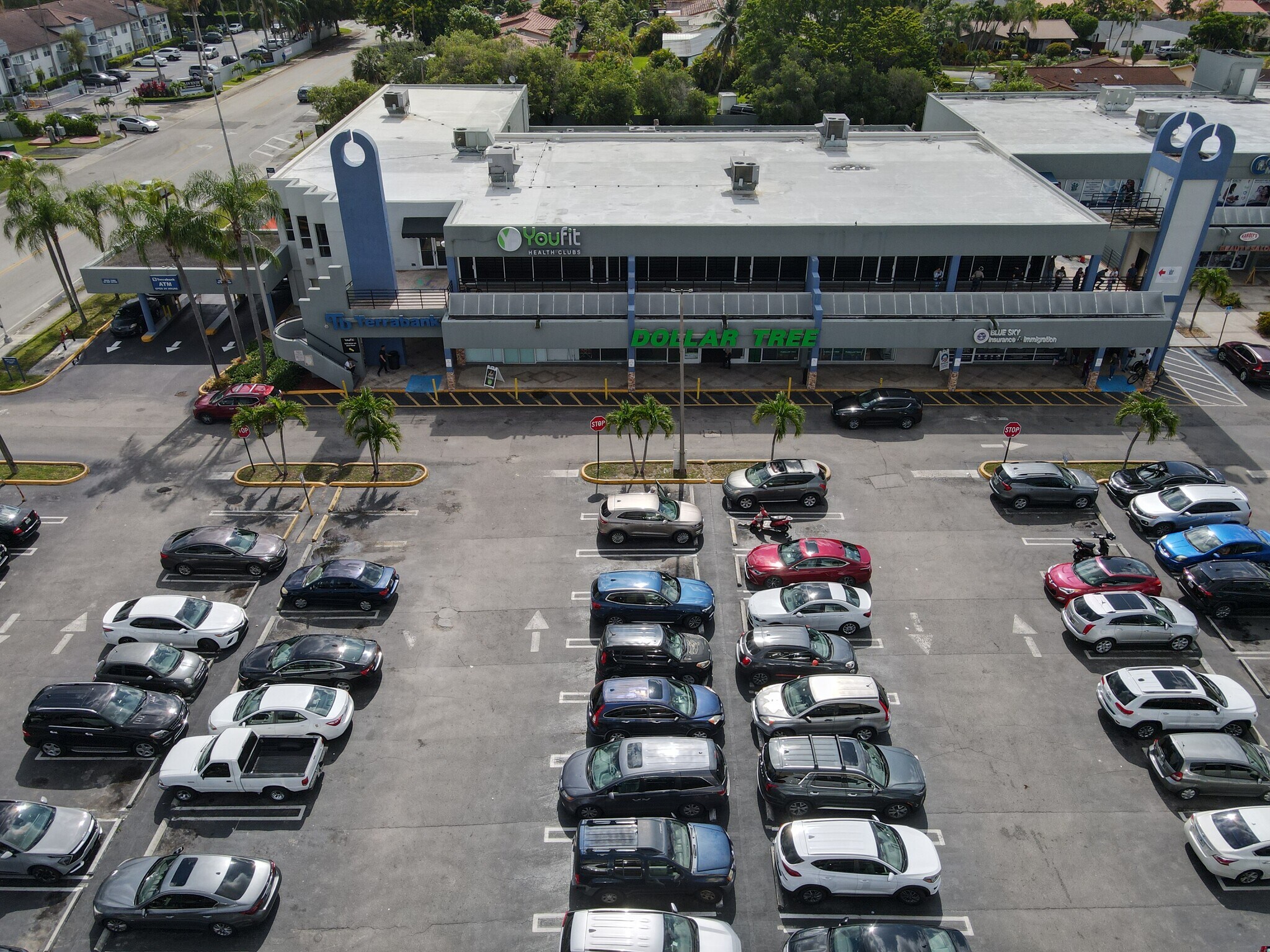 1601-1695 SW 107th Ave, Miami, FL à louer Photo de l’immeuble– Image 1 sur 8