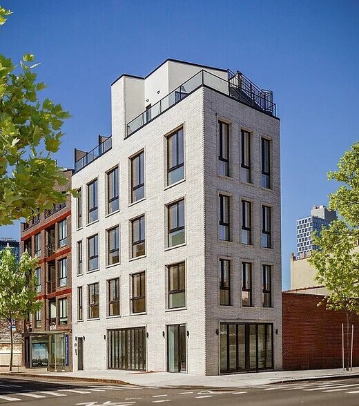 658 Washington Ave, Brooklyn, NY à vendre - Photo de l’immeuble – Image 2 sur 12