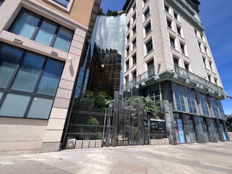 20 Place Louis Pradel, Lyon à louer - Photo de l’immeuble – Image 2 sur 16
