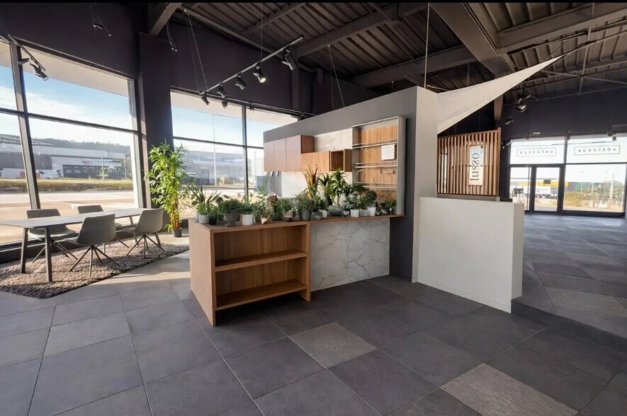 Local commercial dans Pontarlier à vendre - Hall d’entrée – Image 3 sur 3