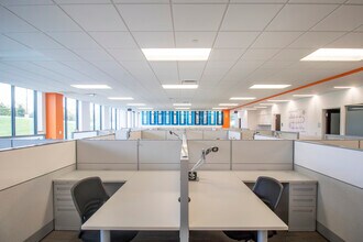 10100 W Innovation Dr, Wauwatosa, WI à louer Photo intérieure– Image 2 sur 8