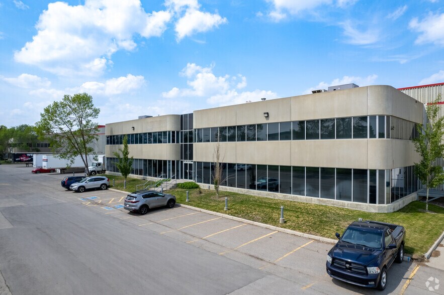 4920-5280 72 Av SE, Calgary, AB à louer - Photo de l’immeuble – Image 3 sur 10