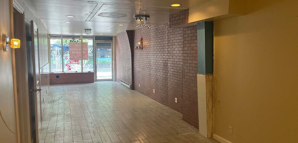 301 E Houston St, New York, NY à louer - Photo de l’immeuble – Image 3 sur 5
