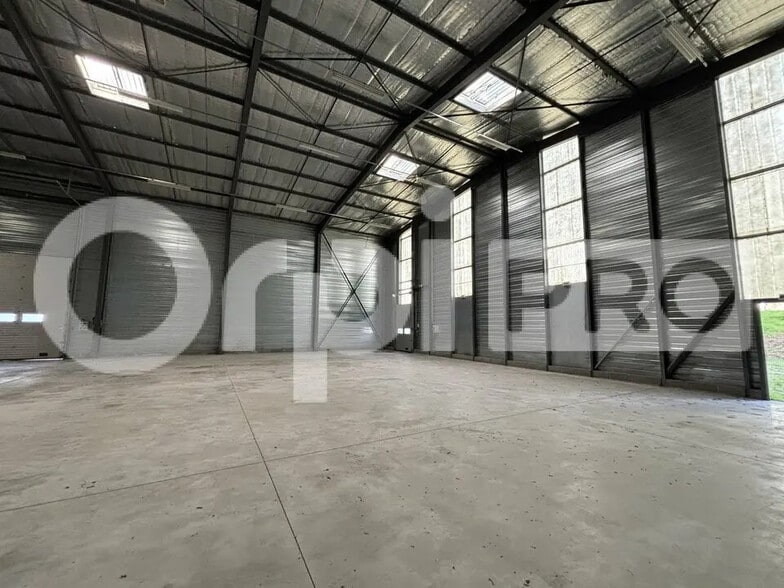 Industriel/Logistique dans Montluçon à louer - Photo intérieure – Image 2 sur 2