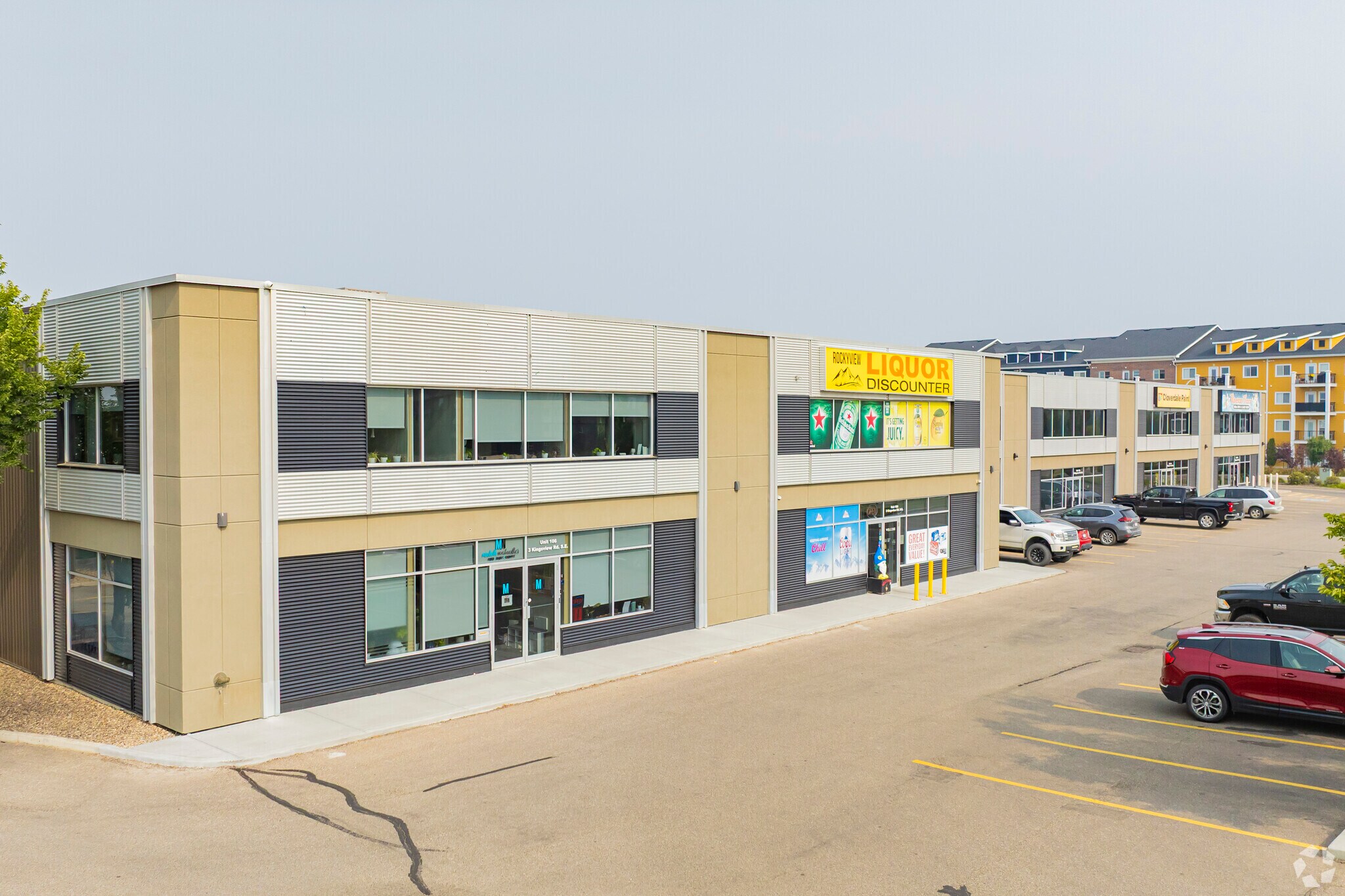 3 Kingsview Rd SE, Airdrie, AB à louer Photo principale– Image 1 sur 4