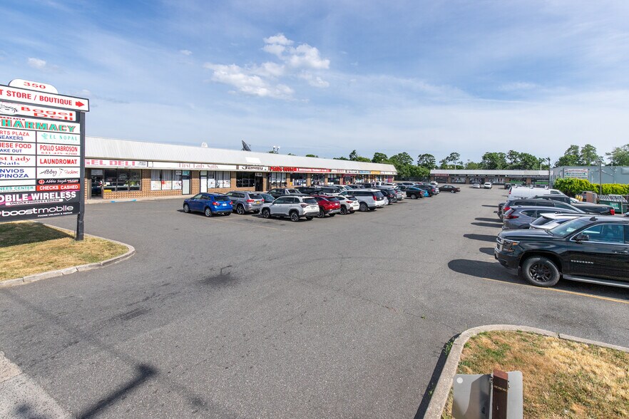 350 E Main St, Patchogue, NY à vendre - Photo de l’immeuble – Image 1 sur 5