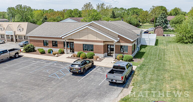 638 N Main St, Hebron, IN à vendre - Photo de l’immeuble – Image 2 sur 3