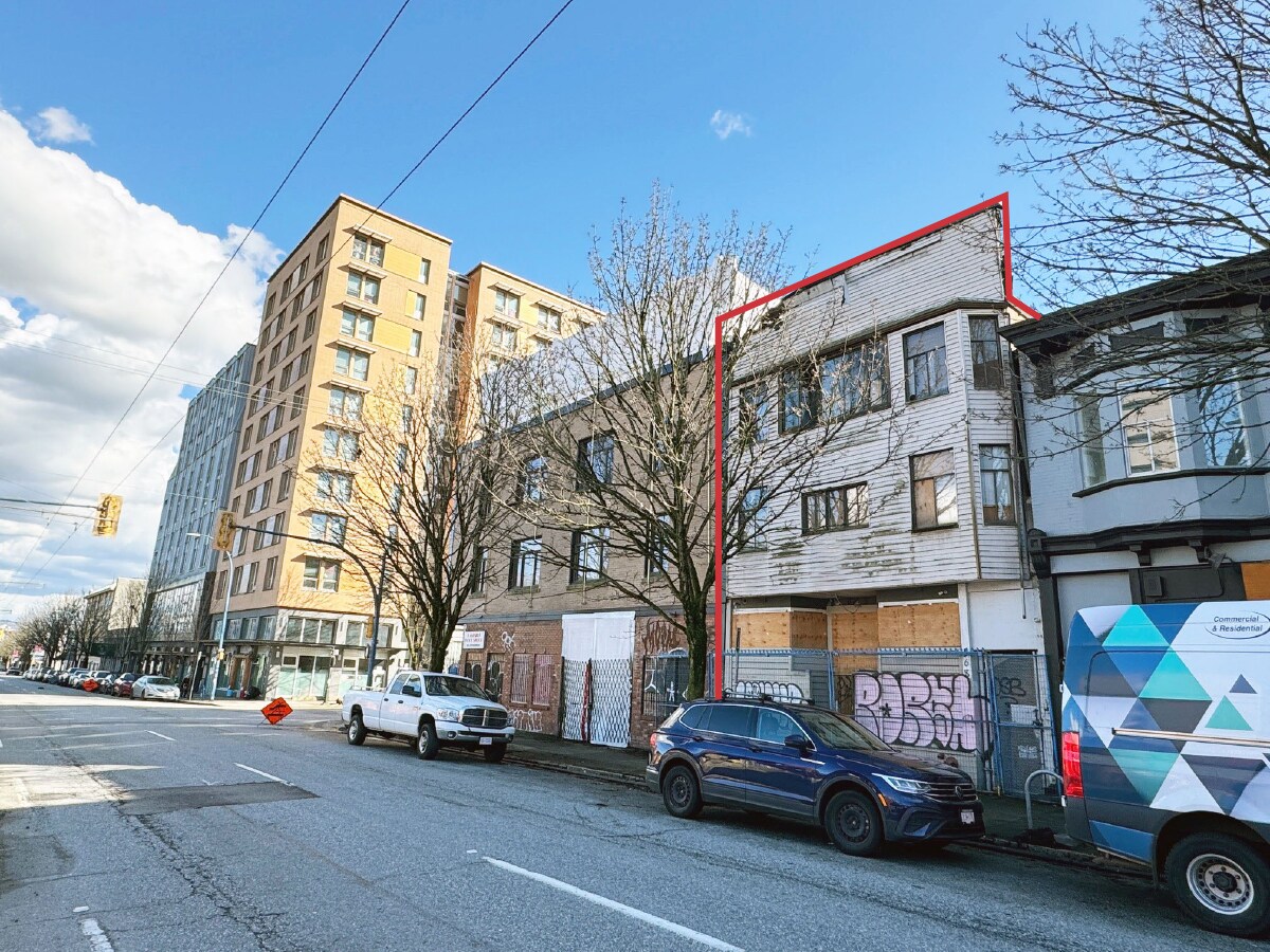 568 Powell St, Vancouver, BC à vendre Photo de l’immeuble– Image 1 sur 5