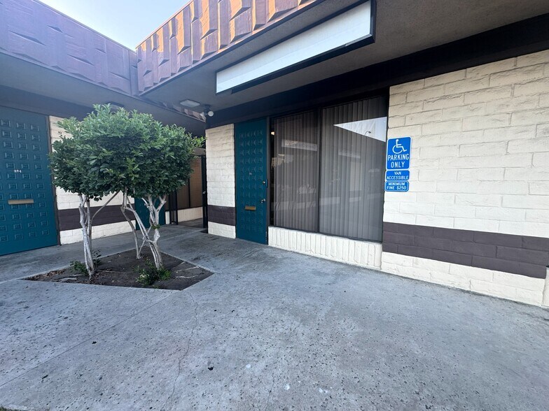 7400 El Cajon Blvd, La Mesa, CA à louer - Photo de l’immeuble – Image 2 sur 3