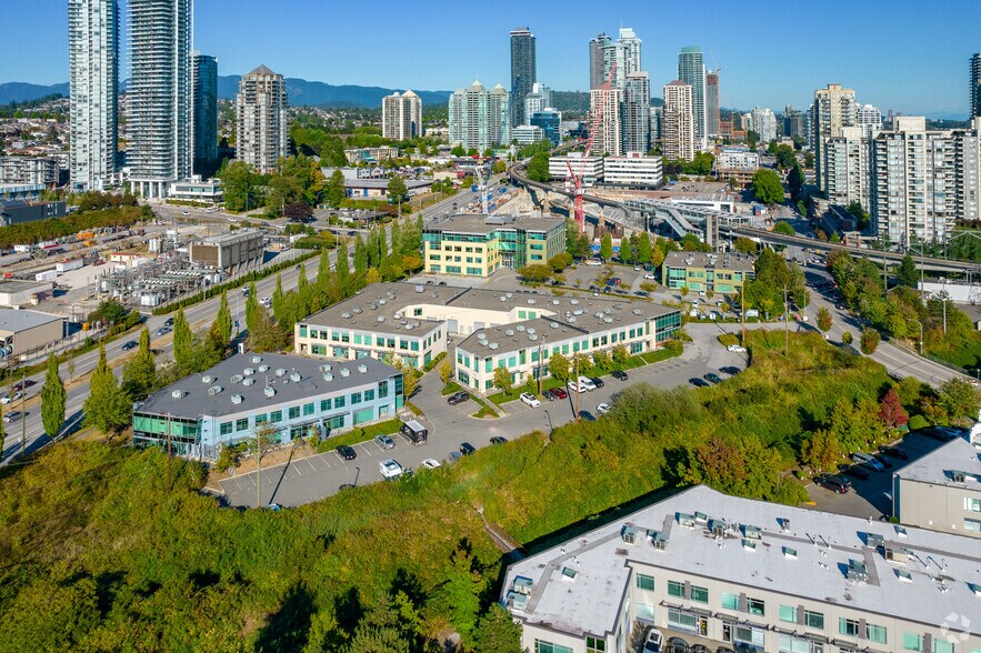 3993 Henning Dr, Burnaby, BC à louer - Aérien – Image 2 sur 8