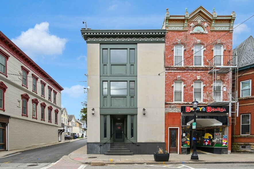 170-172 Spring St, Newton, NJ à vendre - Photo de l’immeuble – Image 2 sur 59