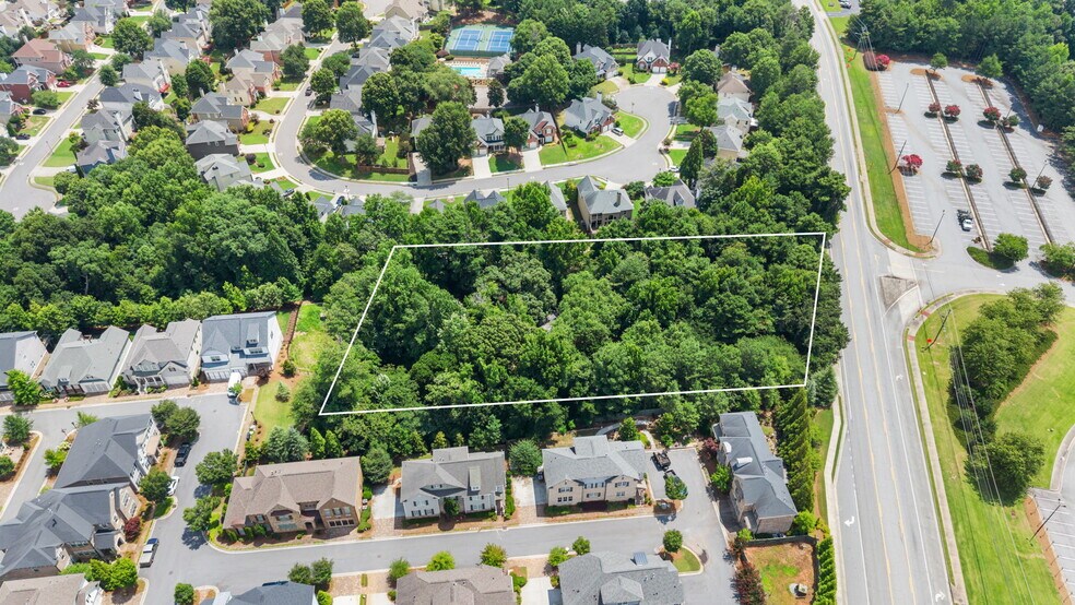 5277 Spalding Dr, Peachtree Corners, GA à vendre - Photo de l’immeuble – Image 2 sur 17