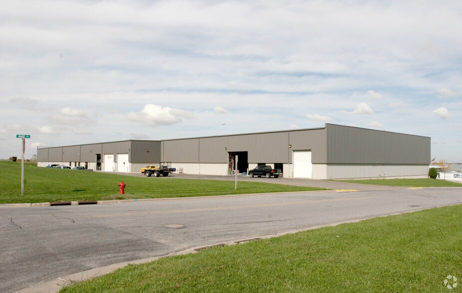 5969 Haase Rd, De Forest, WI à louer - Photo principale – Image 1 sur 2