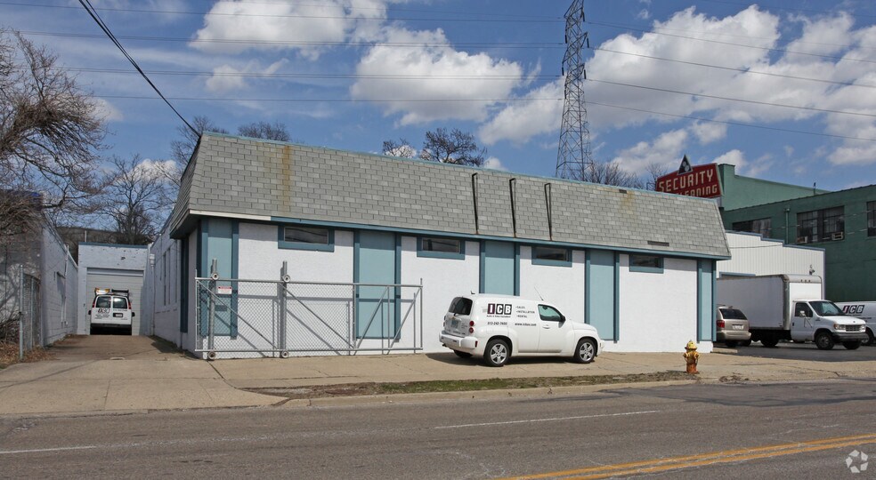 1756 Tennessee Ave, Cincinnati, OH à louer - Photo de l’immeuble – Image 2 sur 10