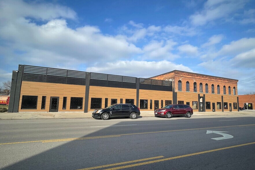 843 N Summit St, Toledo, OH à louer - Photo de l’immeuble – Image 2 sur 3