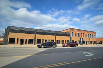 843 N Summit St, Toledo, OH à louer Photo de l’immeuble– Image 1 sur 3