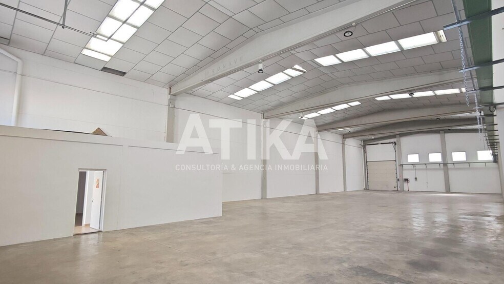 Industriel/Logistique dans Ontinyent, Valencia à louer - Photo de l’immeuble – Image 2 sur 26