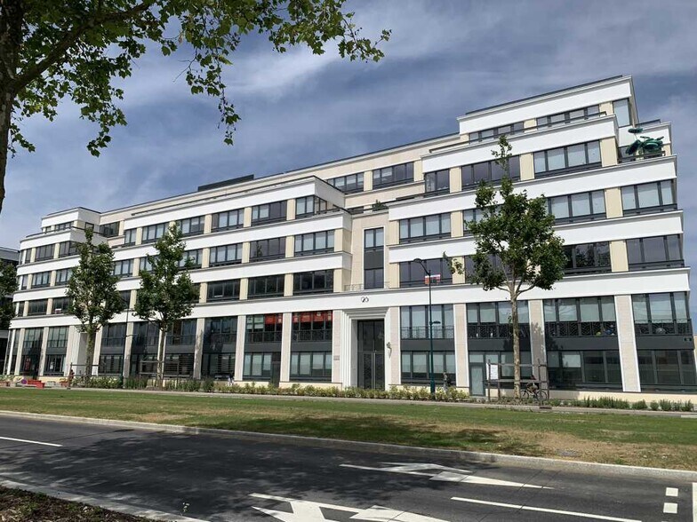 24-26 Avenue Hergé, Chessy à vendre - Photo de l’immeuble – Image 1 sur 7