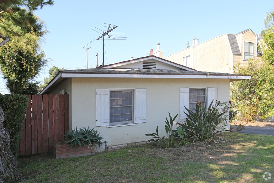 1851-1855 S Barrington Ave, Los Angeles, CA à vendre - Photo de l’immeuble – Image 3 sur 8