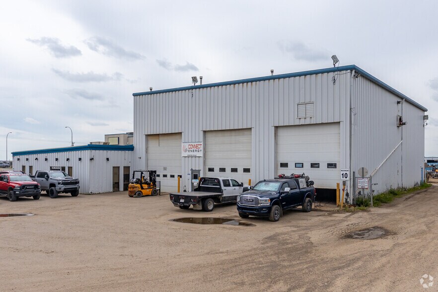 Nisku Campus portefeuille de 3 biens à vendre sur LoopNet.fr - Photo de l’immeuble – Image 3 sur 7