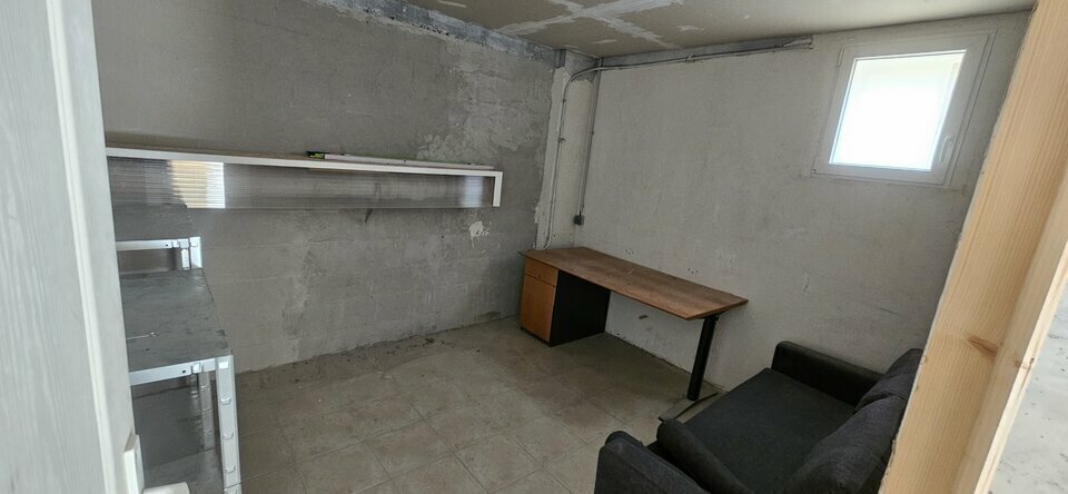 Local d’activités dans Nice à louer - Photo de l’immeuble – Image 3 sur 4