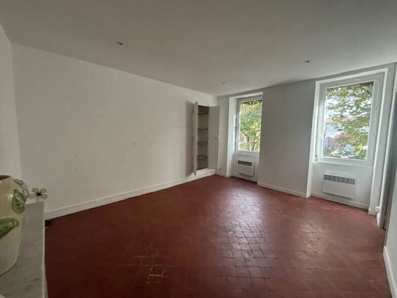 Bureau dans Saint-Rémy-de-Provence à louer - Photo intérieure – Image 2 sur 3