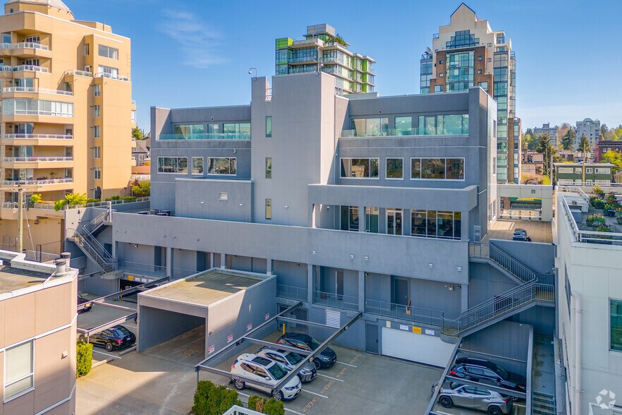 1245 W Broadway, Vancouver, BC à louer - Photo de l’immeuble – Image 3 sur 6