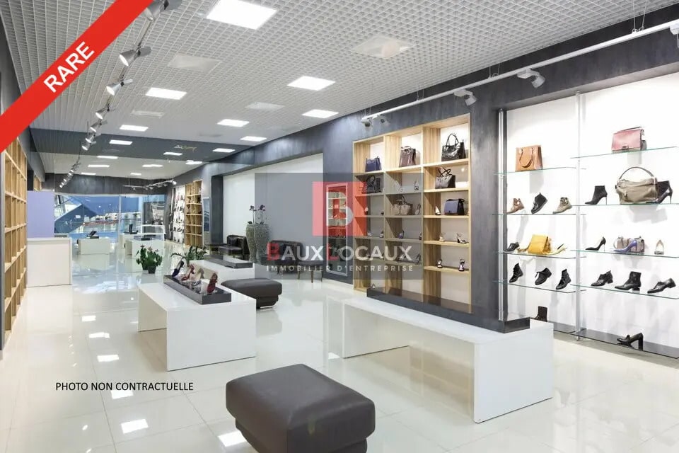 Local commercial dans Vaison-la-Romaine à louer Photo de l’immeuble– Image 1 sur 2