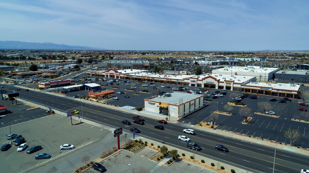 14514 7th St, Victorville, CA à louer - Photo de l’immeuble – Image 3 sur 3
