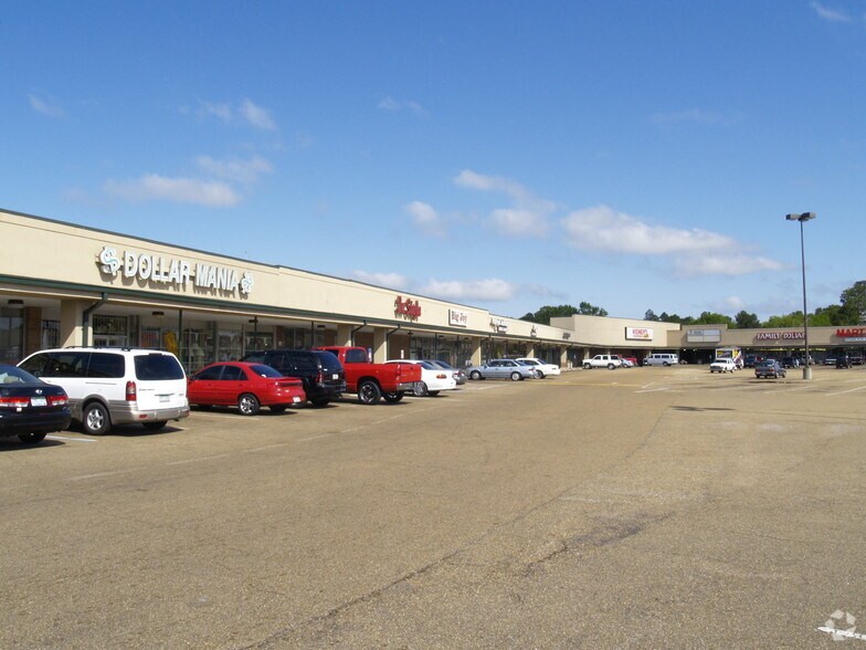 809-915 Ellis Ave, Jackson, MS à louer - Photo de l’immeuble – Image 3 sur 14