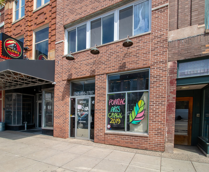 6 N Saginaw St, Pontiac, MI à vendre - Photo principale – Image 1 sur 44