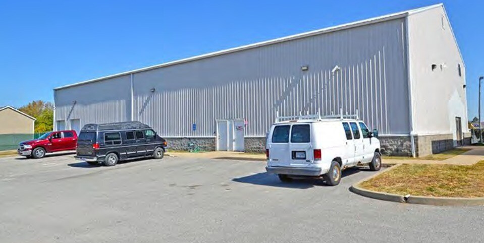 210 W Division St, Maryville, IL à louer - Photo principale – Image 1 sur 1