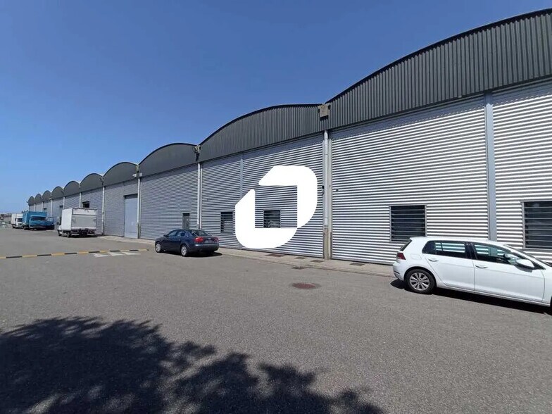 9 Rue Du Dauphiné, Saint-Priest à louer - Photo de l’immeuble – Image 1 sur 14