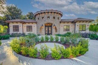 Plus de détails pour 5647 Beckford Ave, Tarzana, CA - Médical à louer