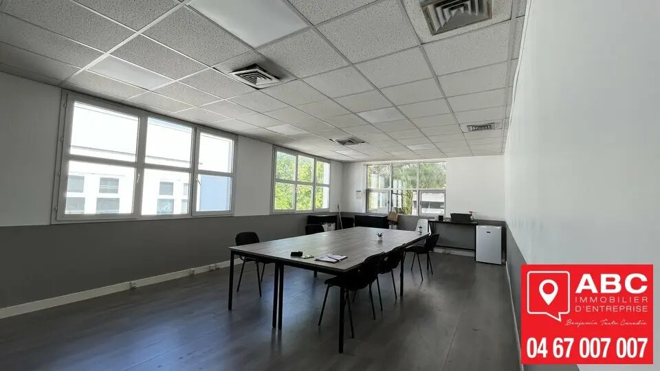 Bureau dans Montpellier à louer - Photo de l’immeuble – Image 2 sur 3