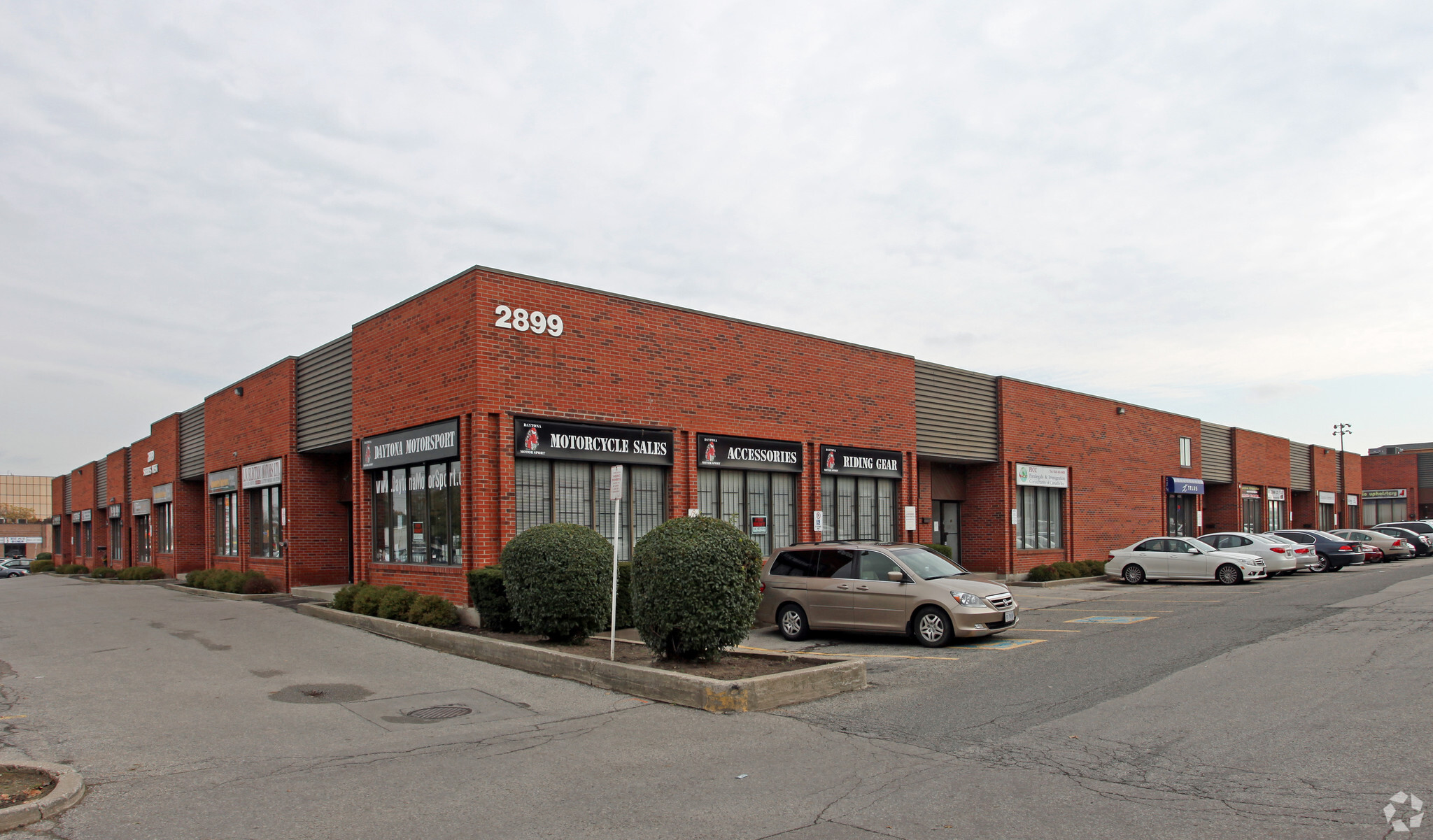2899 Steeles Ave W, Toronto, ON à louer Photo principale– Image 1 sur 5