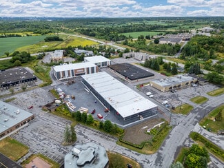Plus de détails pour 103 Schneider Rd, Kanata, ON - Industriel/Logistique à louer