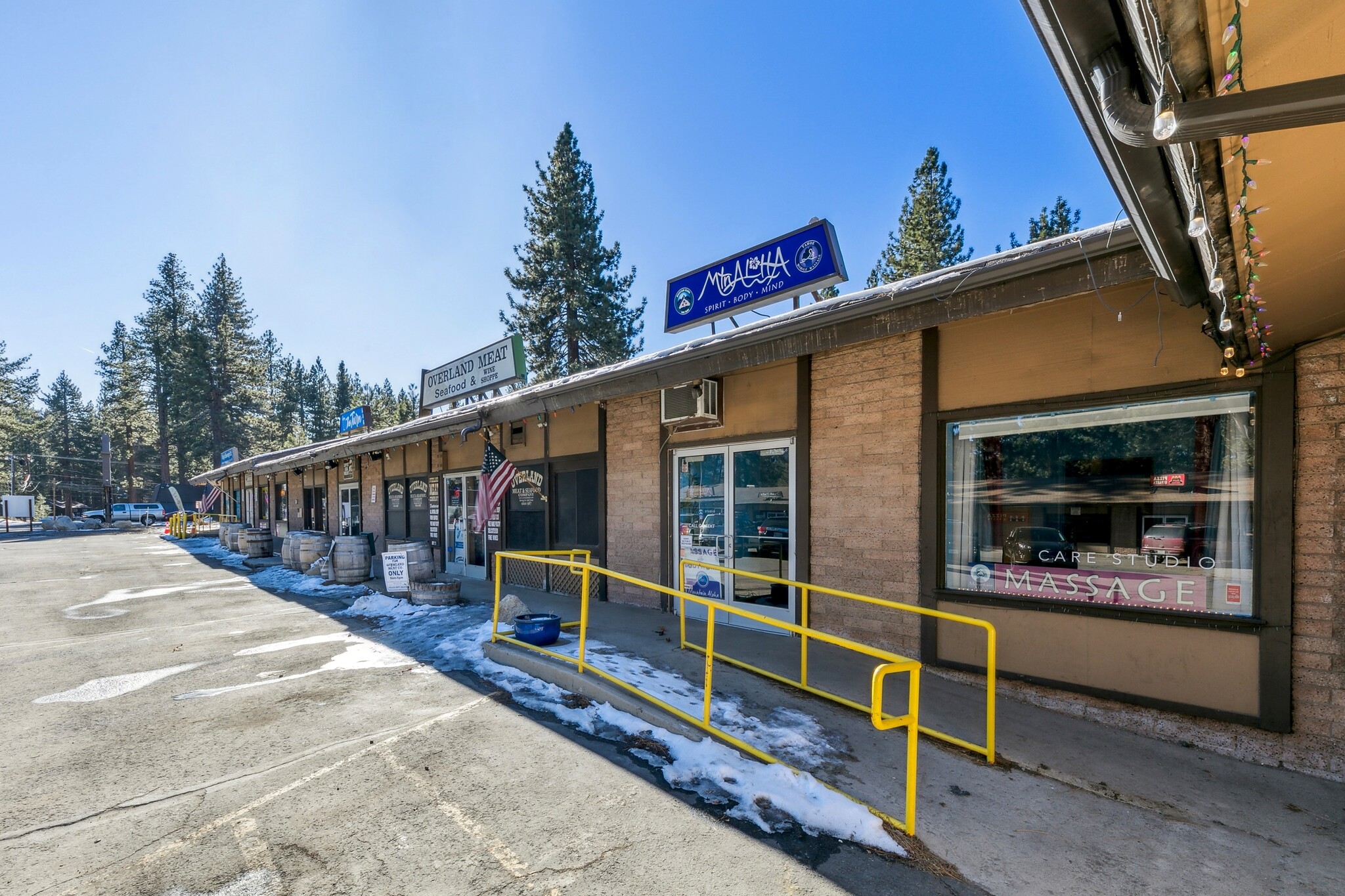 2227-2229 Lake Tahoe Blvd, South Lake Tahoe, CA à louer Photo de l’immeuble– Image 1 sur 20