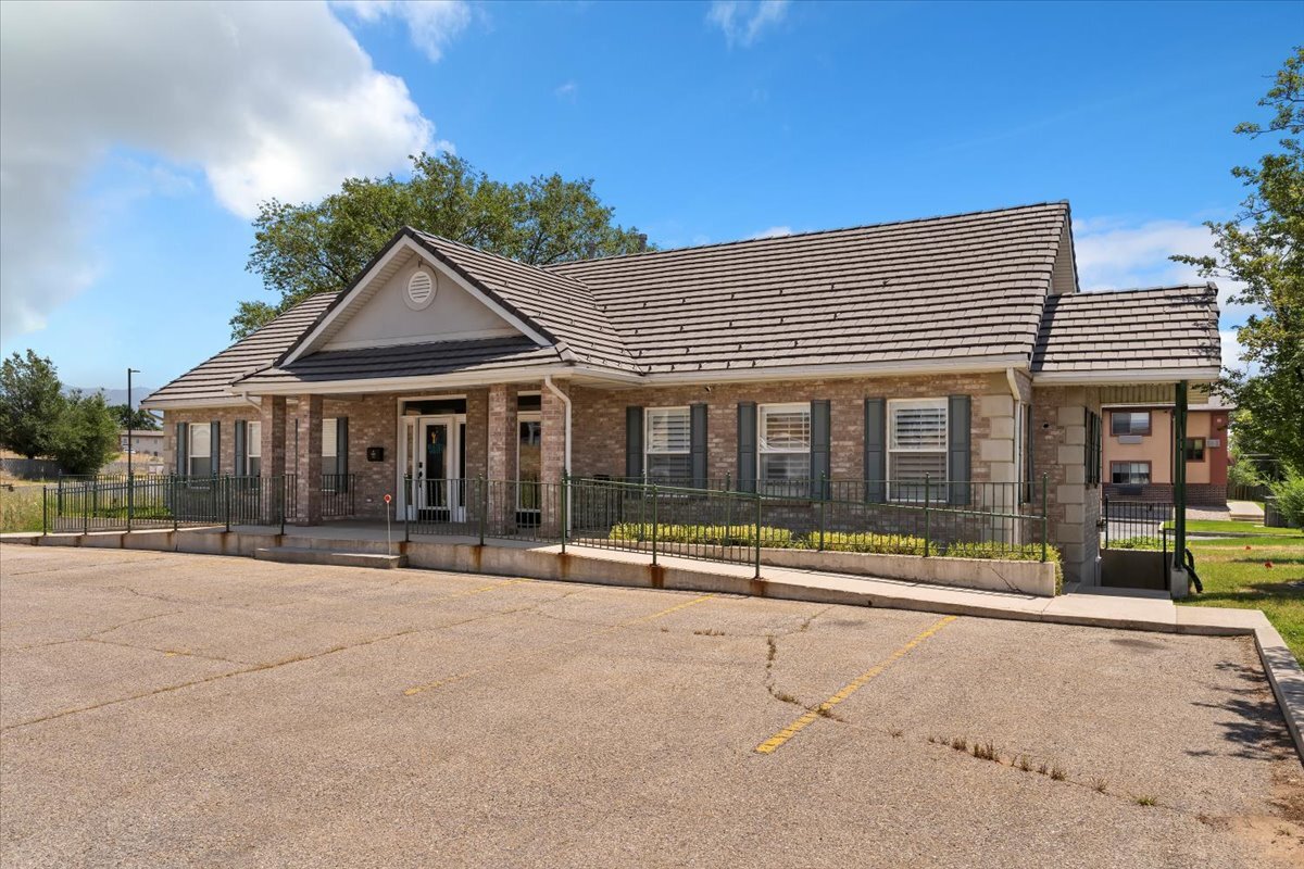 610 N Main St, Clearfield, UT 84015 - Lot B -  - Photo intérieure - Image 1 of 18