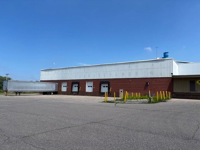 2875 S Pipestone Rd, Benton Harbor, MI à louer - Photo de l’immeuble – Image 2 sur 18