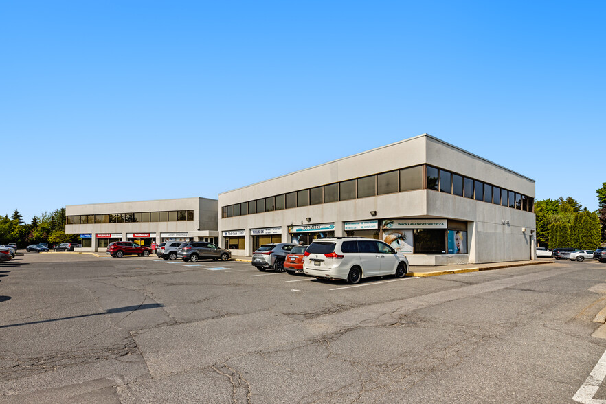 99 Kakulu Rd, Ottawa, ON à louer - Photo de l’immeuble – Image 2 sur 8
