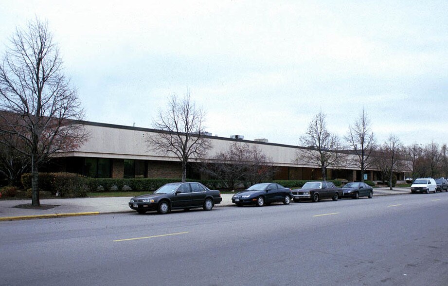 929 W Exchange Ave, Chicago, IL à louer - Photo de l’immeuble – Image 3 sur 8