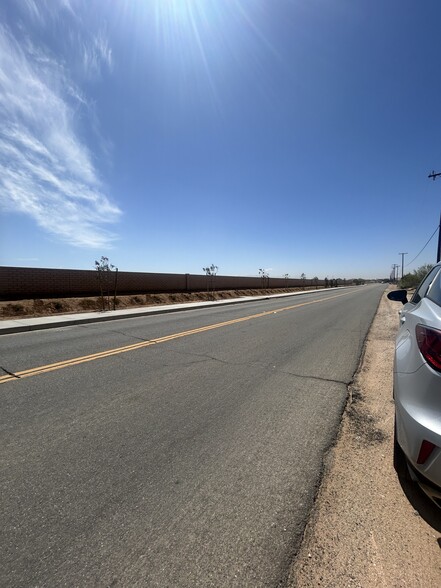 Standing Rock Avenue, Apple Valley, CA à vendre - Photo de l’immeuble – Image 3 sur 8