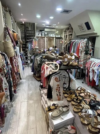 Plus de détails pour Local commercial à louer