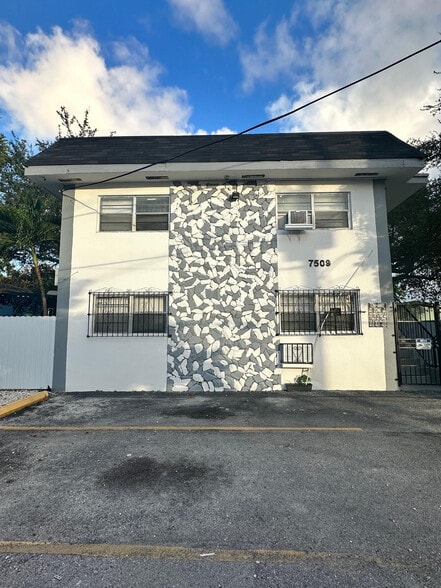 7509 NE 3rd Ave, Miami, FL à vendre - Photo de l’immeuble – Image 2 sur 9