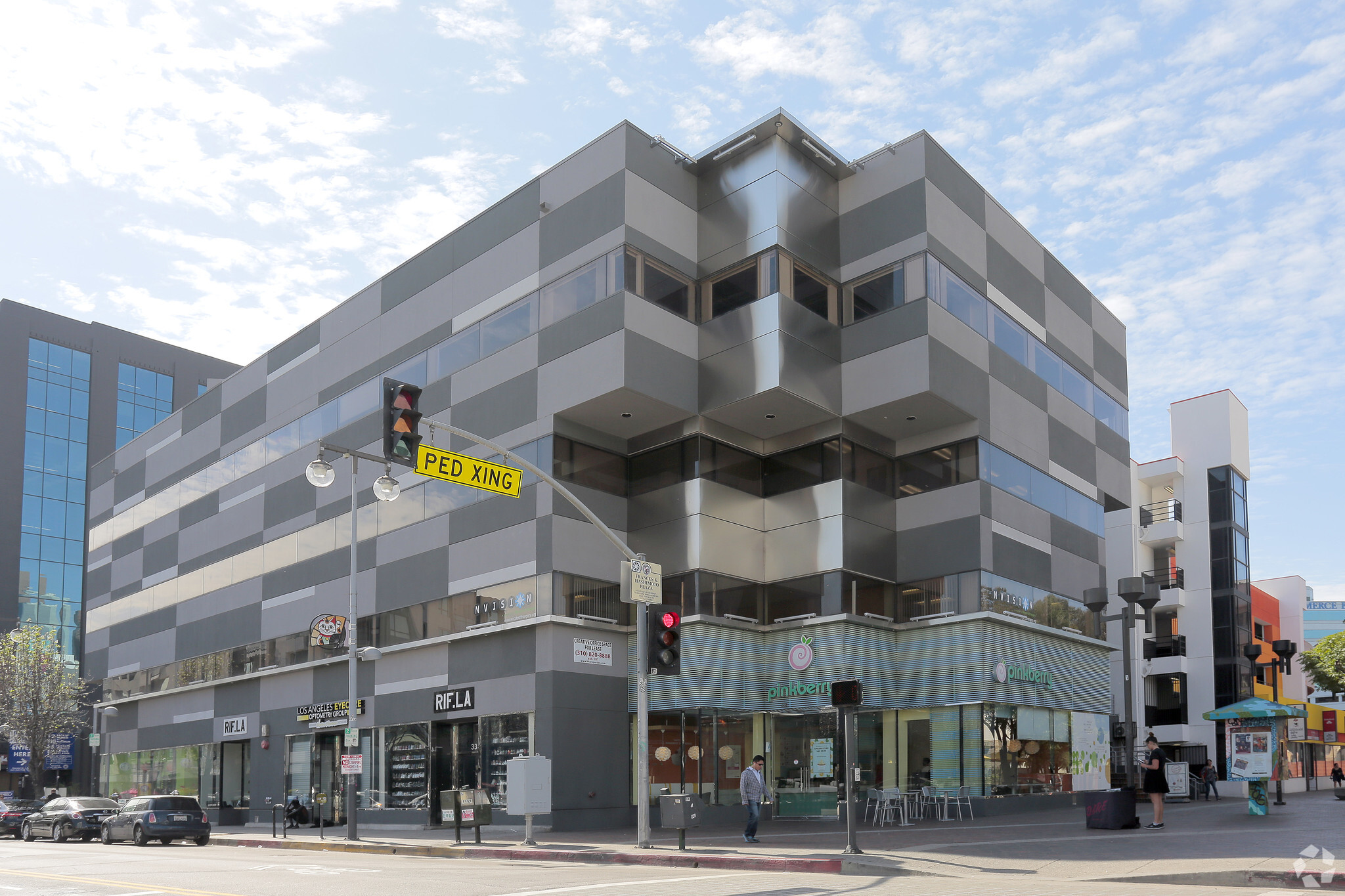 340 E 2nd St, Los Angeles, CA à louer Photo de l’immeuble– Image 1 sur 14