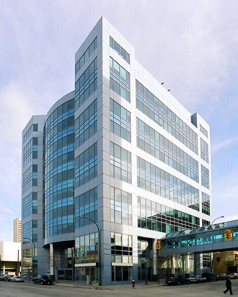 400 St Mary Ave, Winnipeg, MB à louer - Photo de l’immeuble – Image 3 sur 3