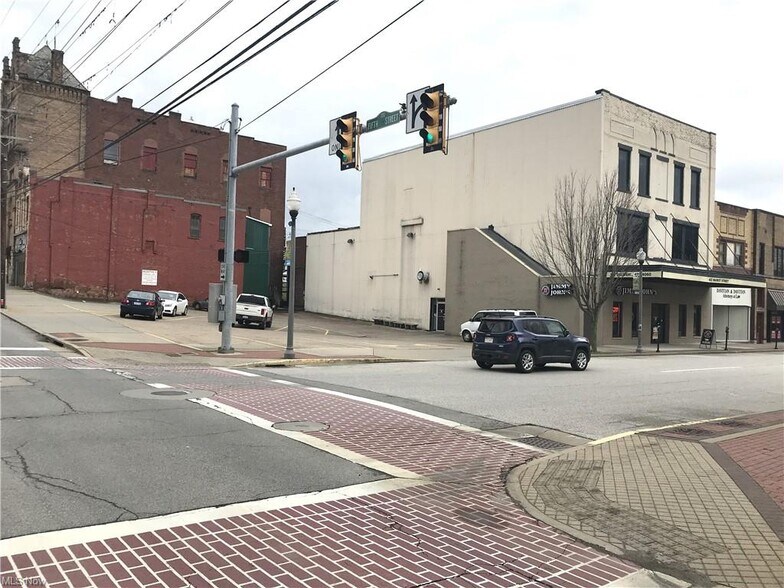 422 Market St, Parkersburg, WV à vendre - Photo de l’immeuble – Image 2 sur 12